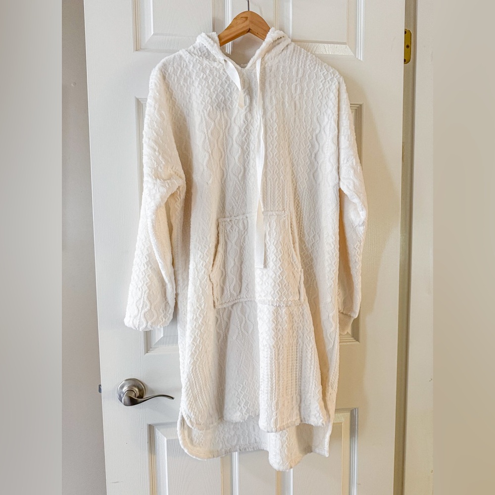 Denver Hayes Cream Textured Closed Robe/Towel Gown Women’s M,Fleece Tunic Style